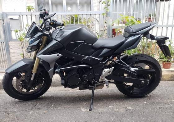 SUZUKI GSR 750A SUZUKI GSR 750A